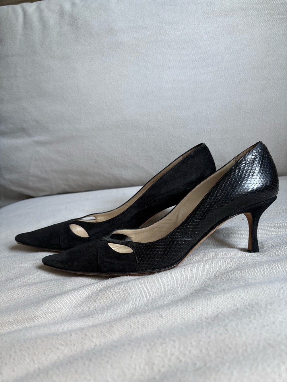 Jimmy Choo Black Pointed Toe Cutout Mid-Heel Pumps